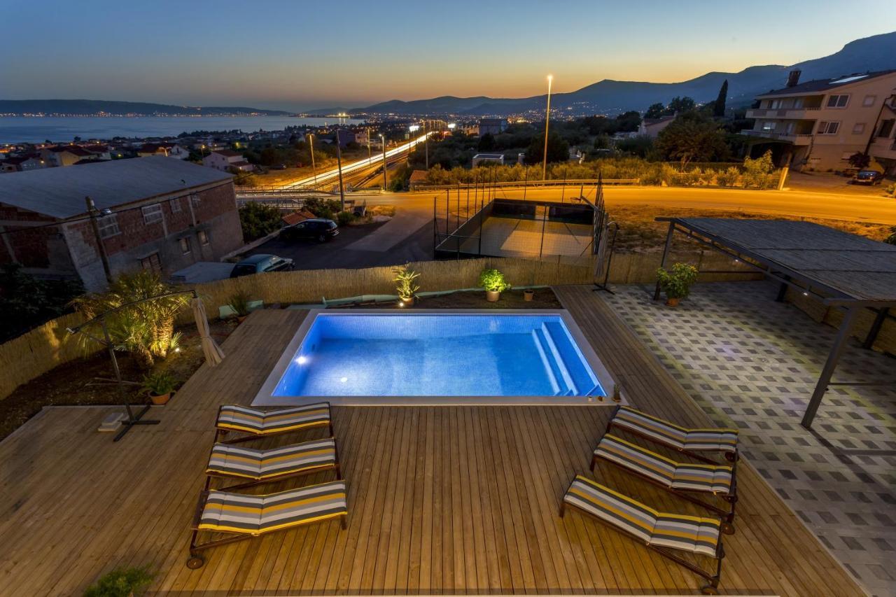 Family Friendly Apartments With A Swimming Pool Kastel Kambelovac, Kastela - 18117 Luaran gambar