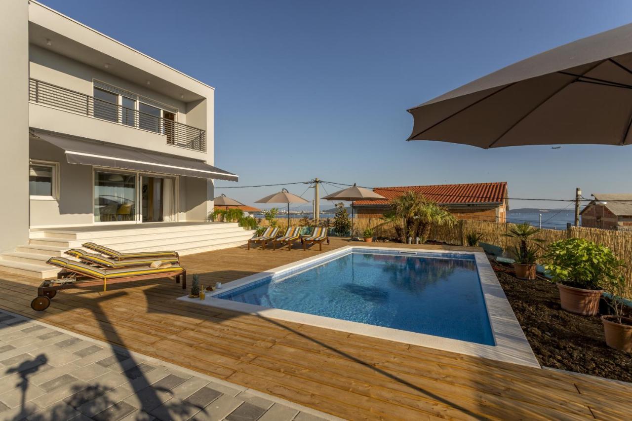 Family Friendly Apartments With A Swimming Pool Kastel Kambelovac, Kastela - 18117 Luaran gambar