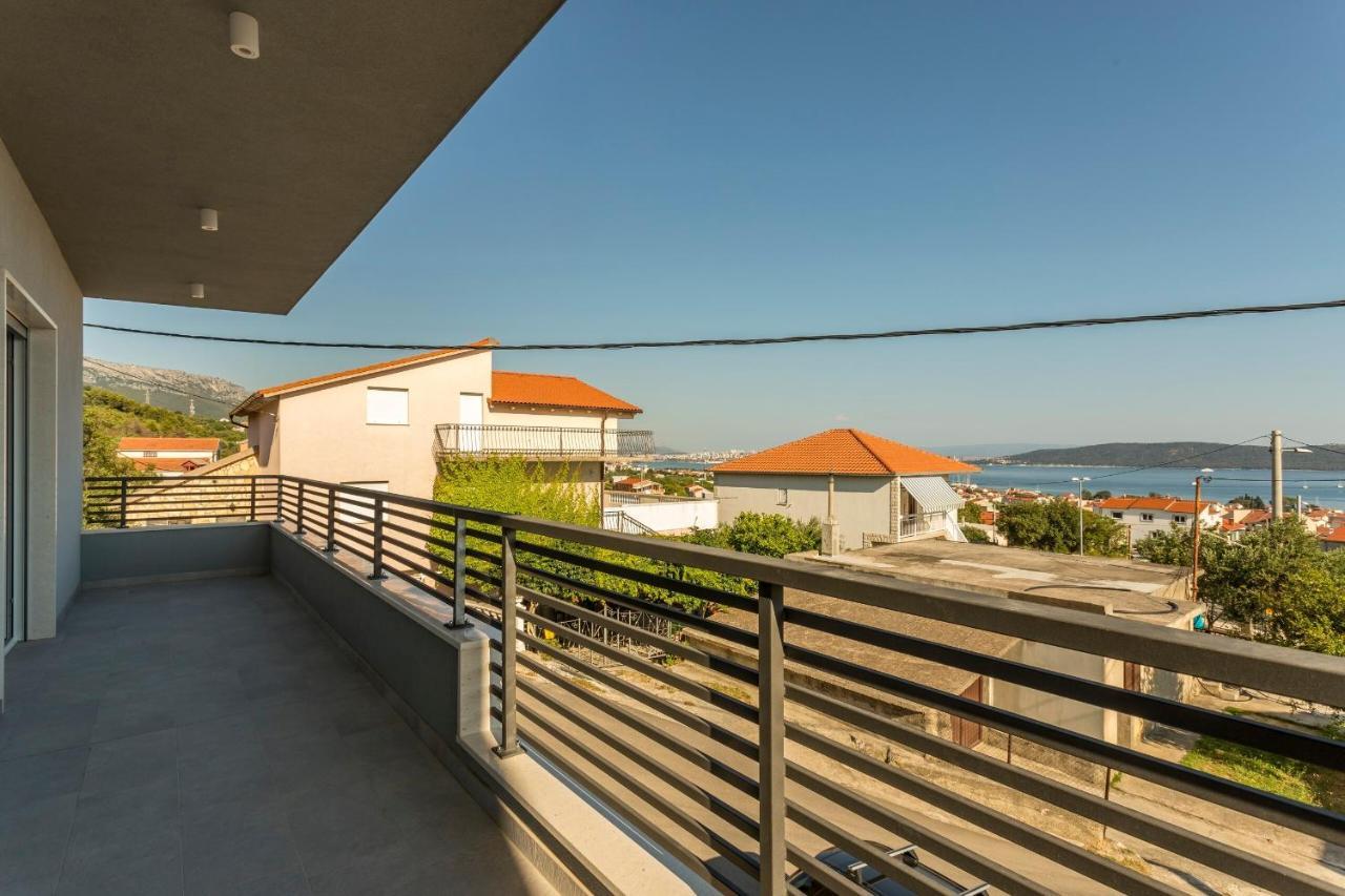 Family Friendly Apartments With A Swimming Pool Kastel Kambelovac, Kastela - 18117 Luaran gambar